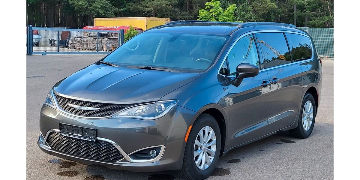 Chrysler Pacifica 146.500 km 17.200 &euro; Postbauer-Heng 92353