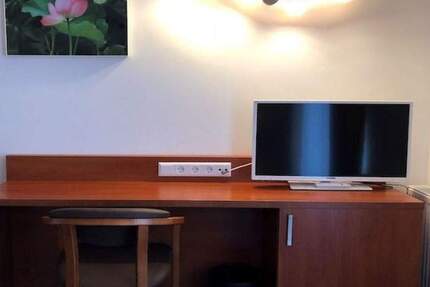 HOTEL Boardinghouse Wohnraum für Studierende  Arztpraxis oder Pflegeeinrichtung 3 zimmer