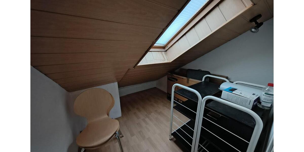 Dachgeschoßwohnung Erlangen Am Anger - 3 Zimmer, 45 m&sup2;, 700&euro; | Angebot:26549938