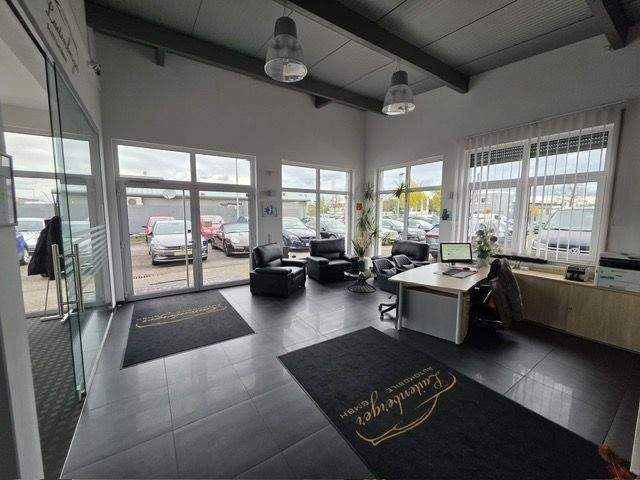 Erfolgreiches Autohaus mit Hochwertigem Büro und Waschstrasse im Zentrum der Händlergebiets Fürth zimmer