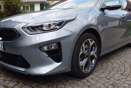 Kia ceed Sportswagon 67.000 km 16.000 € Hausen 91353