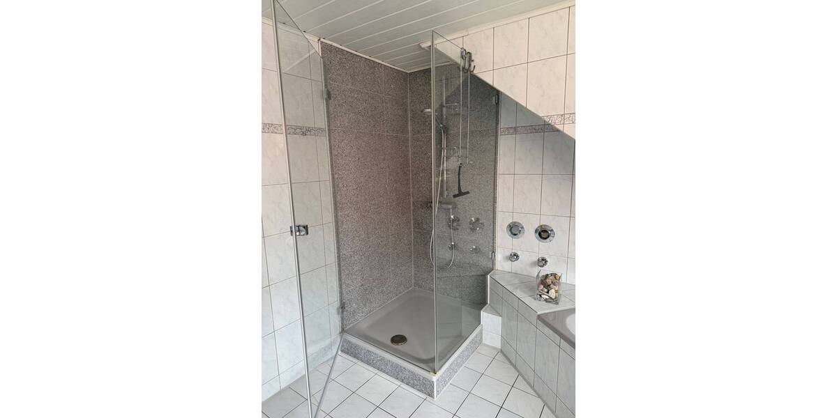 Etagenwohnung Erlangen Frauenaurach - 2 Zimmer, 117 m&sup2;, 1.400&euro; | Angebot:26092188