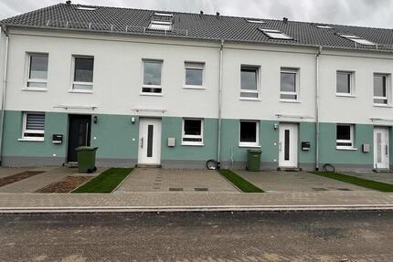 Haus Roth - 5 Zimmer, 141 m&sup2;, 2.000&euro; | Angebot:27613163