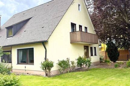 Haus Nürnberg Altenfurt - 8 Zimmer, 182 m&sup2;, 749.000&euro; | Angebot:26643501