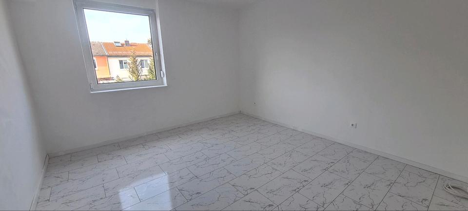 Reihenhaus Nürnberg Langwasser - 7 Zimmer, 98 m&sup2;, 398.000&euro; | Angebot:25781458