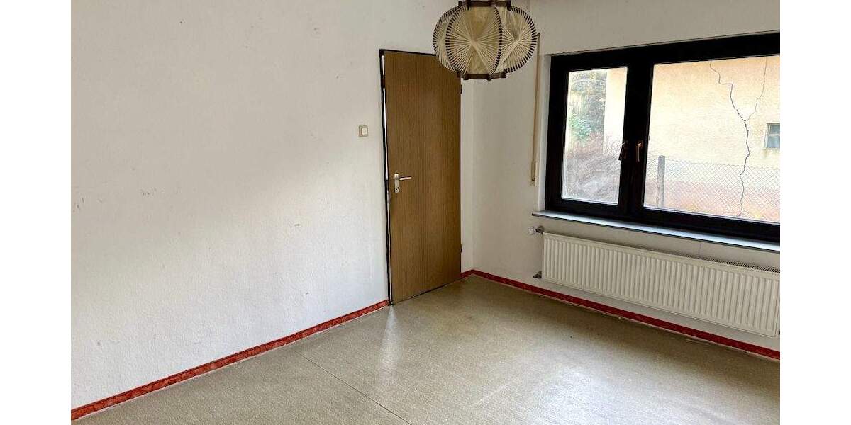 Doppelhaushälfte mit Doppelgarage und großzügigen Garten 5 zimmer
