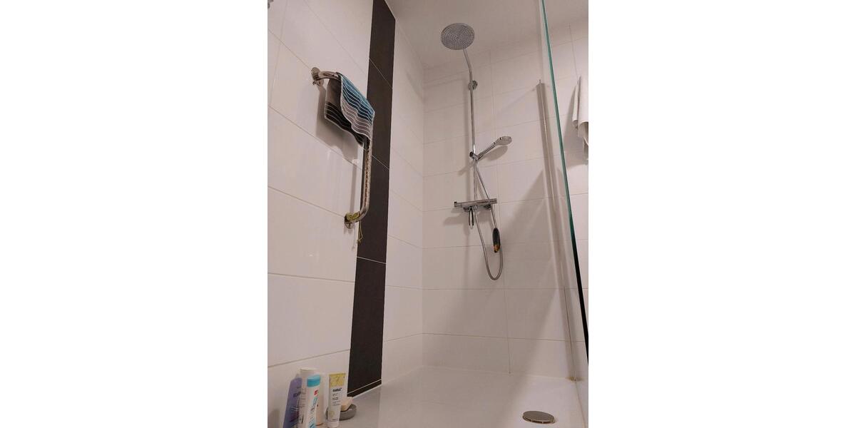 Großzügige 4-Zimmer-Wohnung mit Balkon & Garage in Roth 4 zimmer