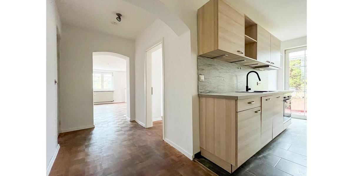 Leerstehende Wohnung mit Balkon und EBK! 3 zimmer