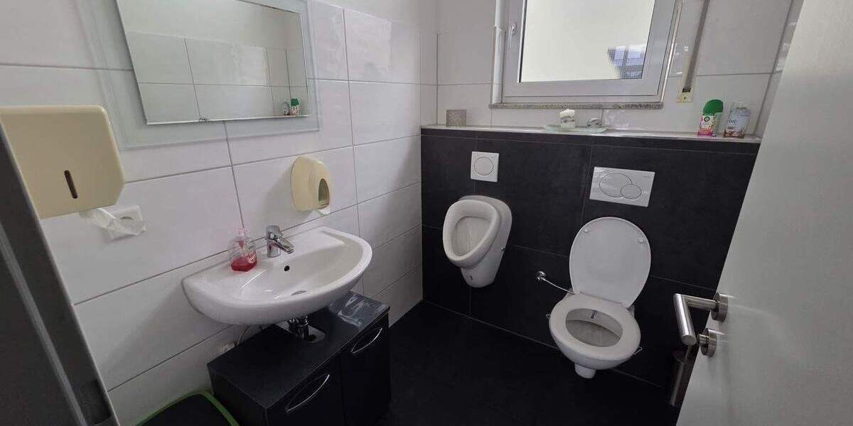 Erfolgreiches Autohaus mit Hochwertigem Büro und Waschstrasse im Zentrum der Händlergebiets Fürth zimmer