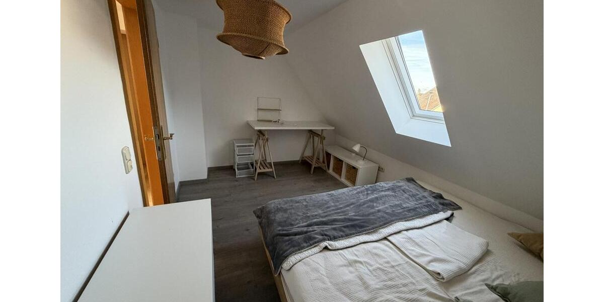 Dachgeschoßwohnung Heßdorf - 3 Zimmer, 70 m&sup2;, 690&euro; | Angebot:27622519