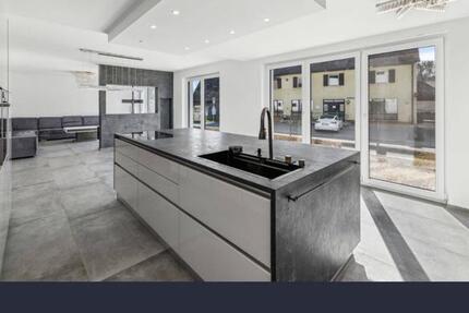 Exklusive Neubau DHH (230m27Zi4 BäderEBK3 Parkplätze in 90613 7 zimmer