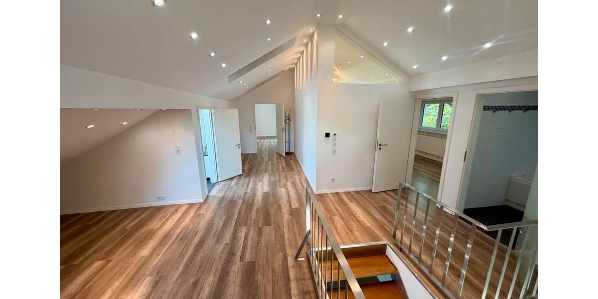Einfamilienhaus Rückersdorf - 9 Zimmer, 332 m&sup2;, 1.350.000&euro; | Angebot:27195578