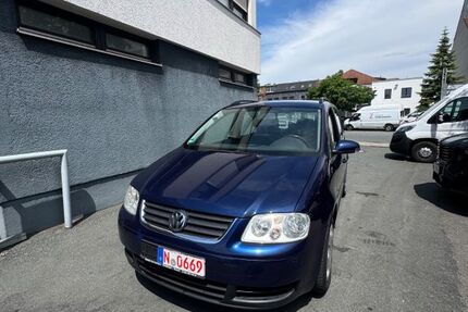 VW Touran 178.000 km 2.900 &euro; Nürnberg 90451