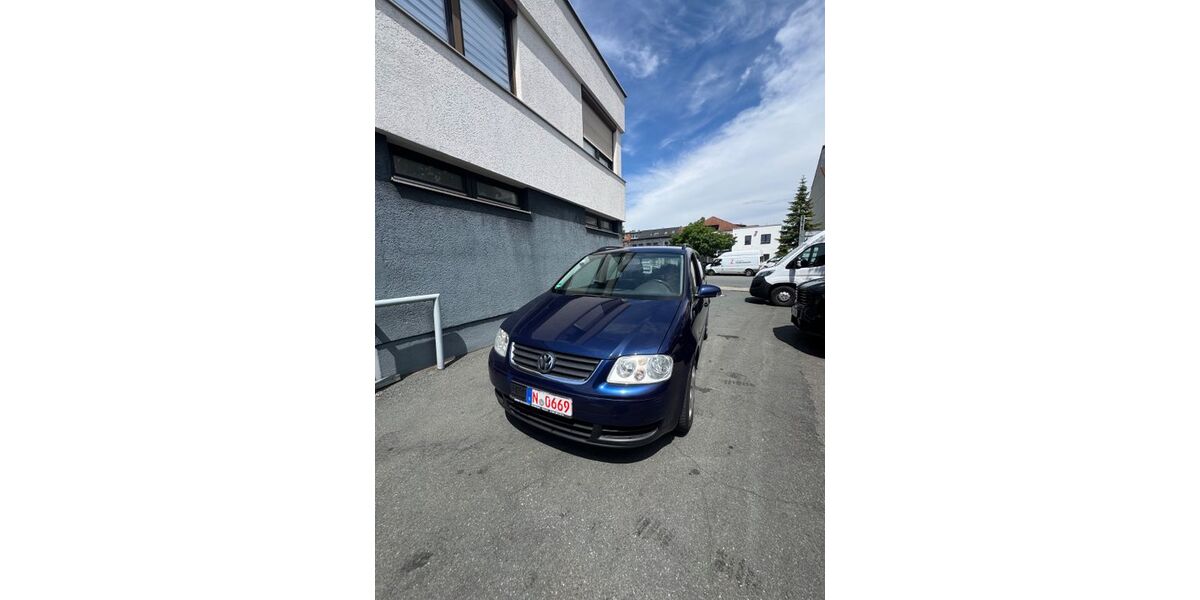 VW Touran 178.000 km 2.900 &euro; Nürnberg 90451