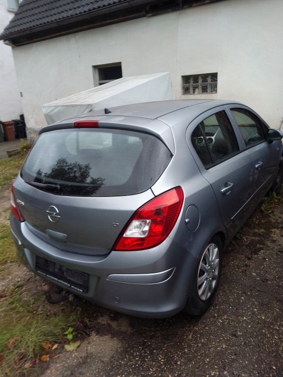 Opel Corsa 241.000 km 2.700 € Burgthann 90559