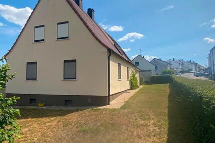 Haus Veitsbronn - 7 Zimmer, 160 m&sup2;, 575.000&euro; | Angebot:27600754