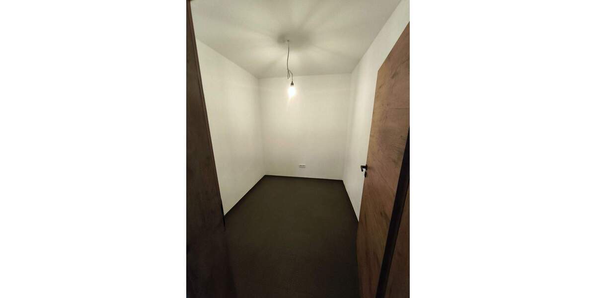 Einfamilienhaus Igensdorf Pettensiedel - 1 Zimmer, 240 m&sup2;, 2.000&euro; | Angebot:25770176