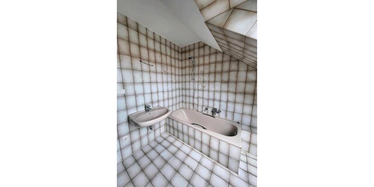 Dachgeschoßwohnung Nürnberg Gibitzenhof - 3.5 Zimmer, 100 m&sup2;, 900&euro; | Angebot:26416477