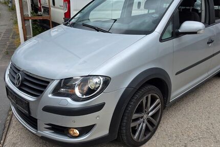 VW Touran 215.000 km 2.690 &euro; Nürnberg 90441