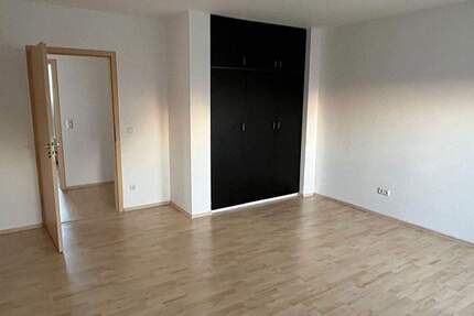 Große 4-Zimmer-Wohnung mit Balkon im Herzen von Feucht 4 zimmer