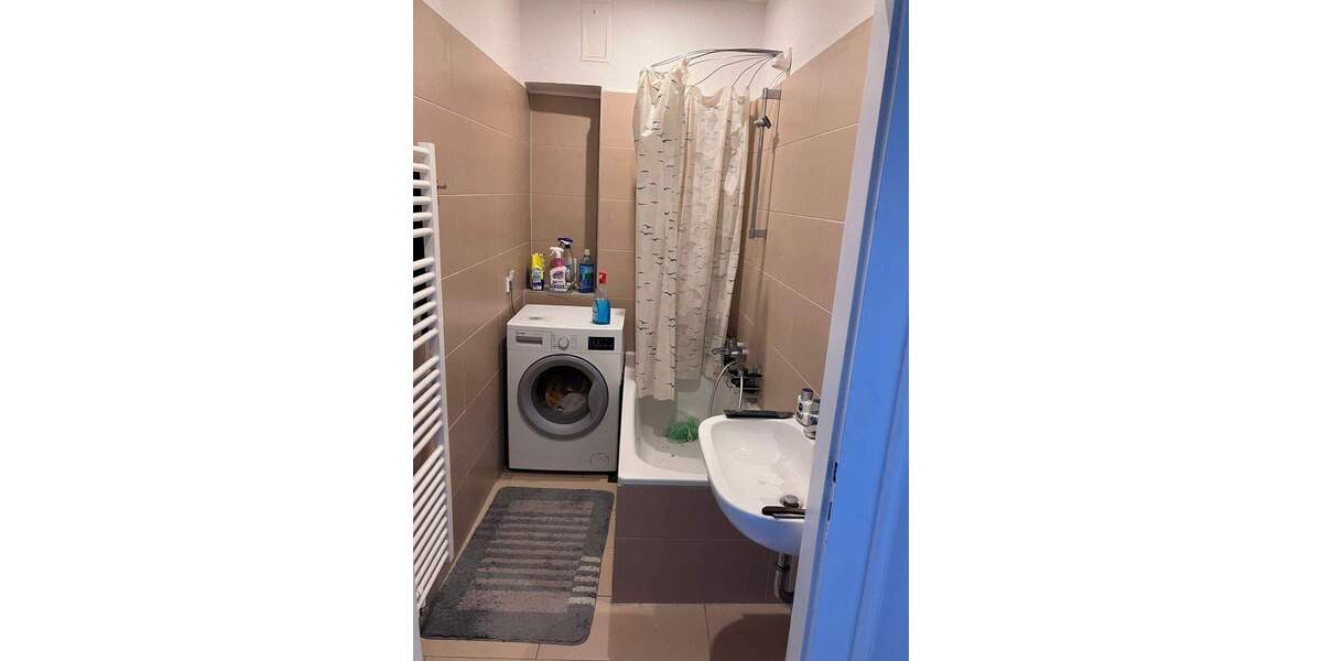 2er WG geeignet - Zentrumsnahe 2-Zimmer-Dachgeschosswohnung in 90443 Nürnberg 2 zimmer