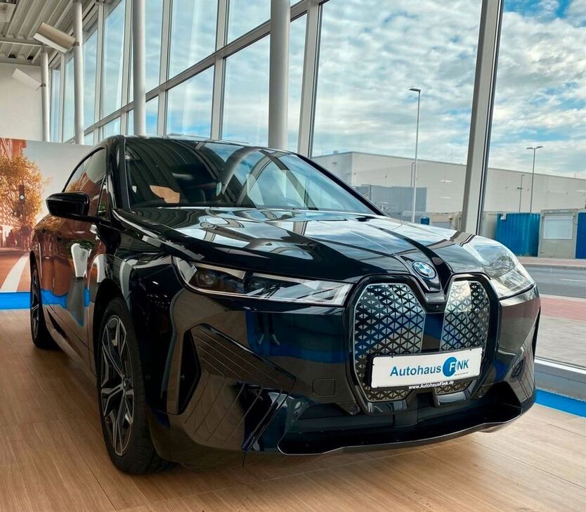 BMW iX 9.745 km 58.900 € Erlangen 91058