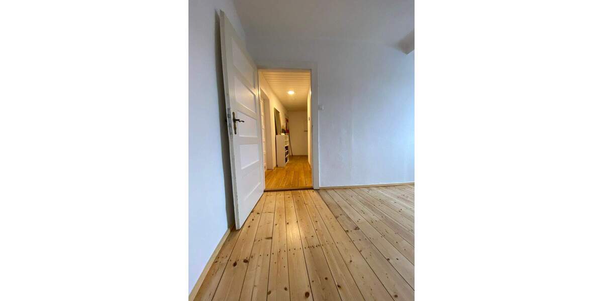 Erlenstegen ! Helle gepflegte 2,5-Zi.DG-Whg.,53 m², Holzdielenböden, Gartenmitbenutzung, 3.OG ohne Aufzug 2 zimmer