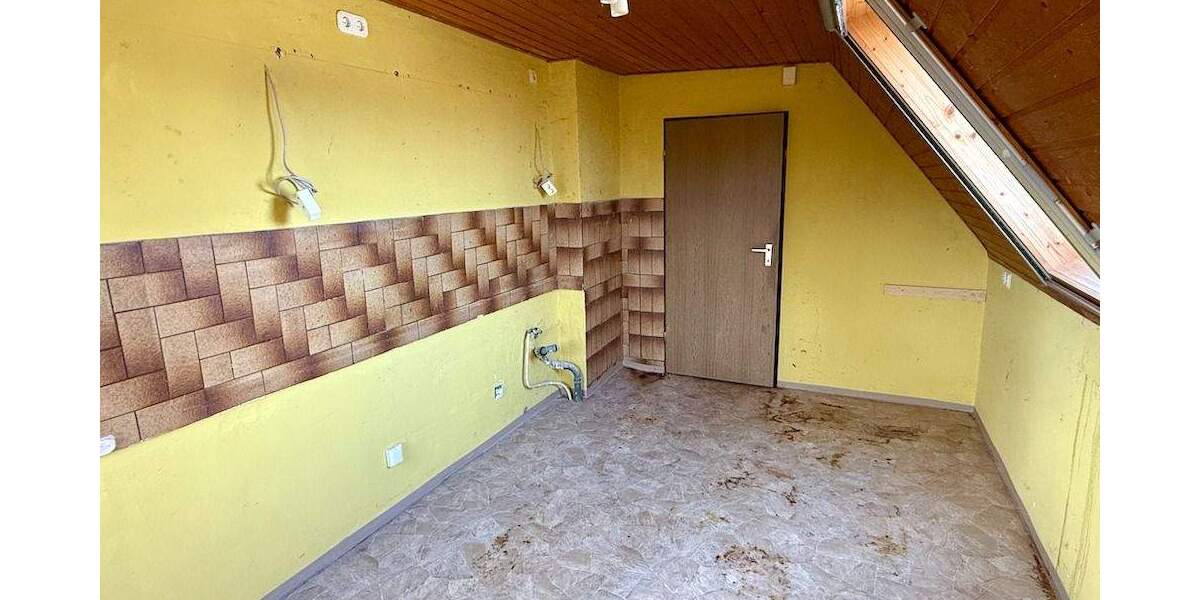 Doppelhaushälfte mit Doppelgarage und großzügigen Garten 5 zimmer