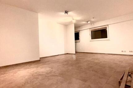 LagerBüroShop 36qm Fläche zu vermieten mit Küche und Bad zimmer