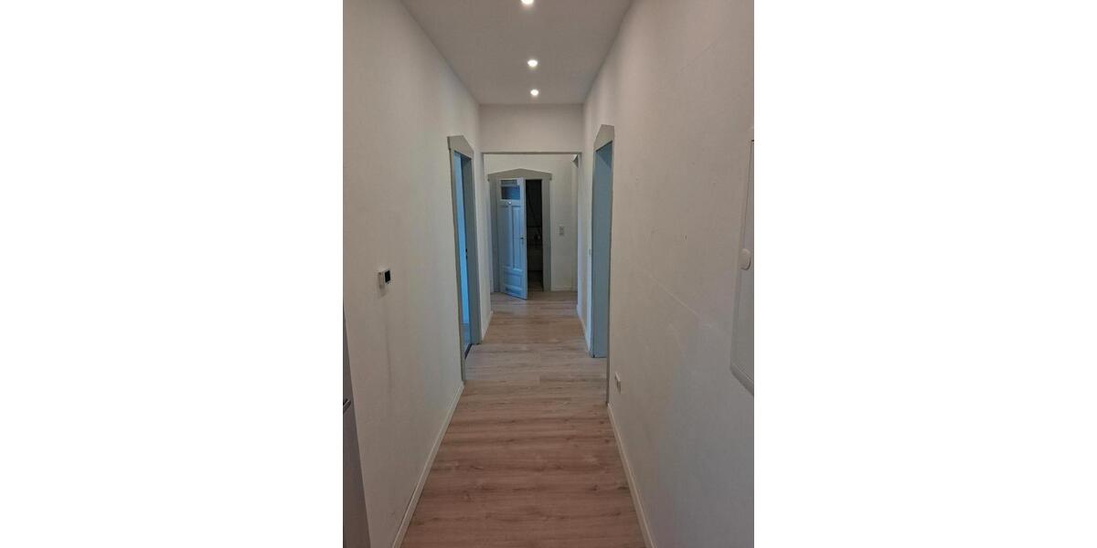 Zentrale, kernsanierte 4 Zimmer-Wohnung -Erstbezug 4 zimmer