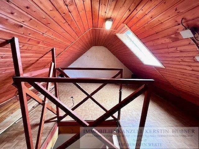 Reserviert: Viel Platz für die Familie und fußläufig zur Innenstadt: Großes REH mit Garten, Carport, Keller in ruhige... 6 zimmer