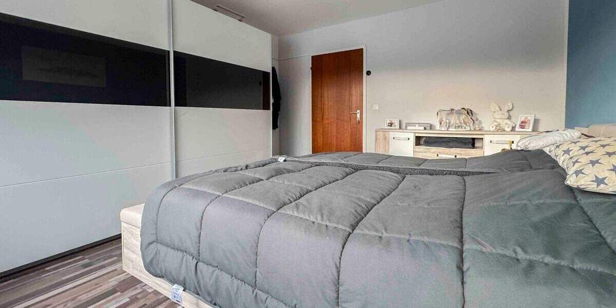 Platz für die ganze Familie - gepflegtes Reihenmittelhaus mit 6 Zimmern 6 zimmer