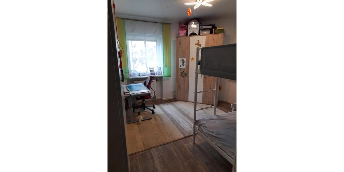 Erdgeschoßwohnung Heßdorf - 3 Zimmer, 120 m&sup2;, 1.290&euro; | Angebot:26396884