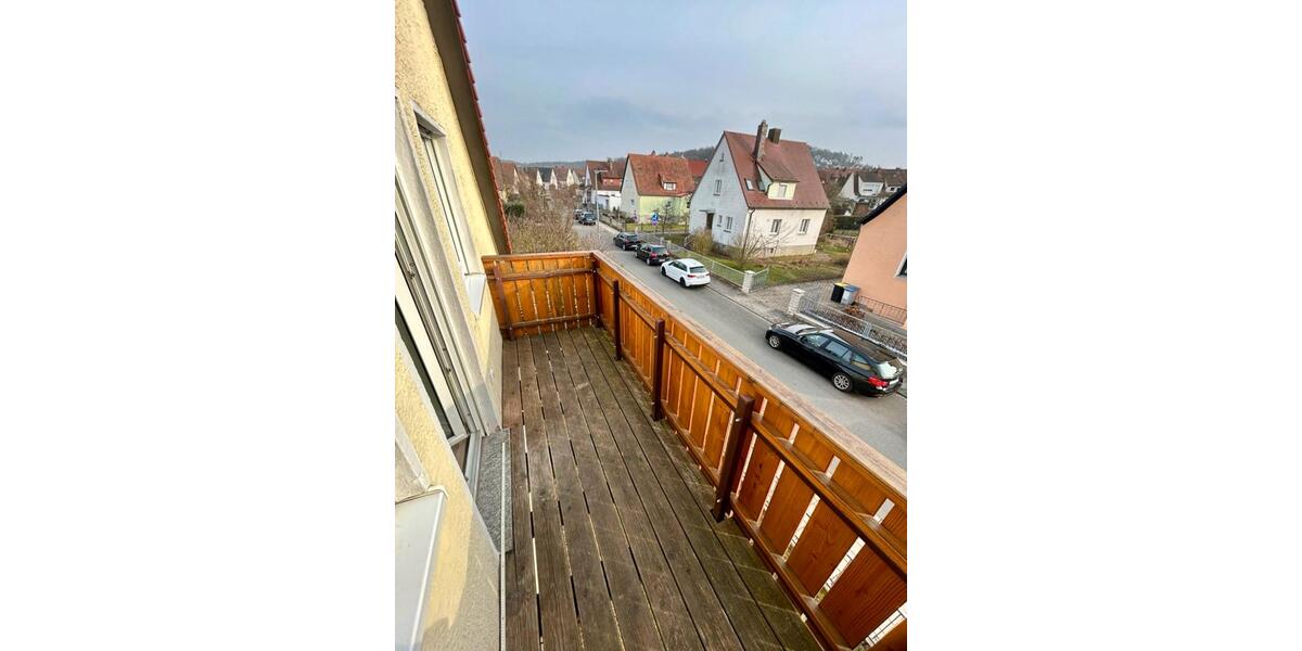 Dachgeschoßwohnung Forchheim - 3 Zimmer, 60 m&sup2;, 800&euro; | Angebot:25209886