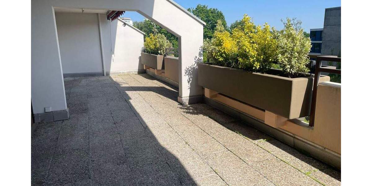 Etagenwohnung Nürnberg Langwasser - 3 Zimmer, 95 m&sup2;, 1.080&euro; | Angebot:25668717