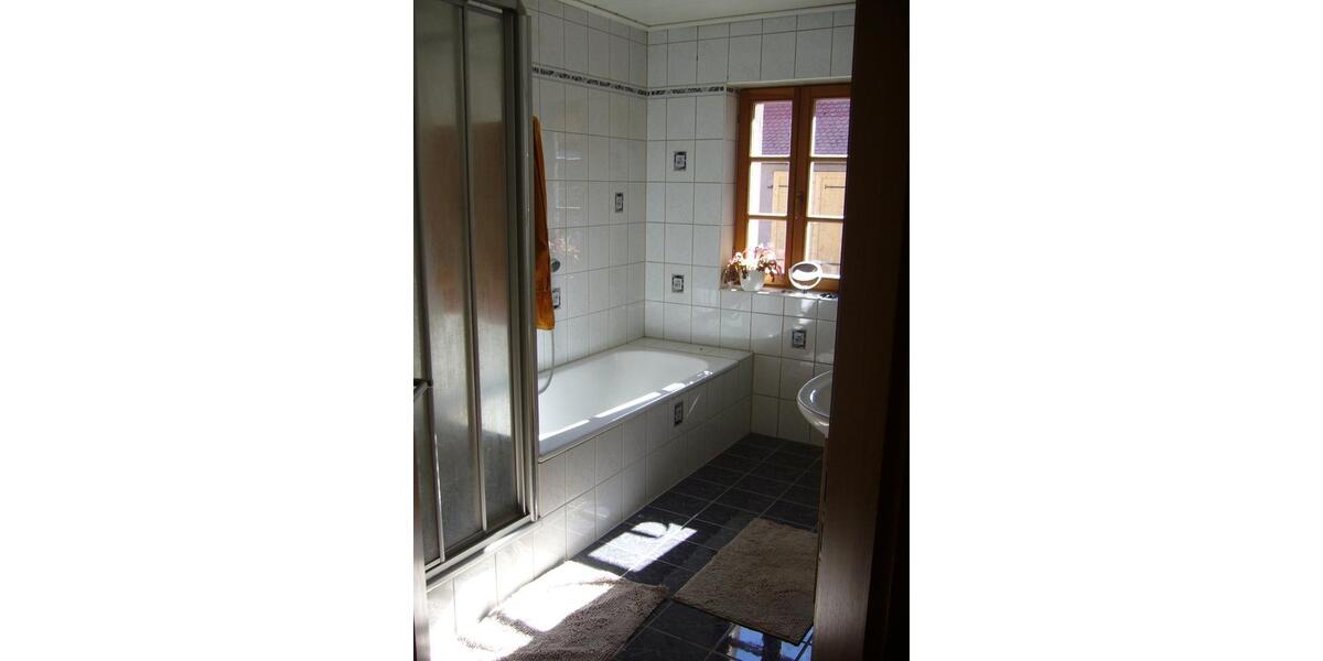 Einfamilienhaus Abenberg - 2 Zimmer, 80 m&sup2;, 800&euro; | Angebot:26411144