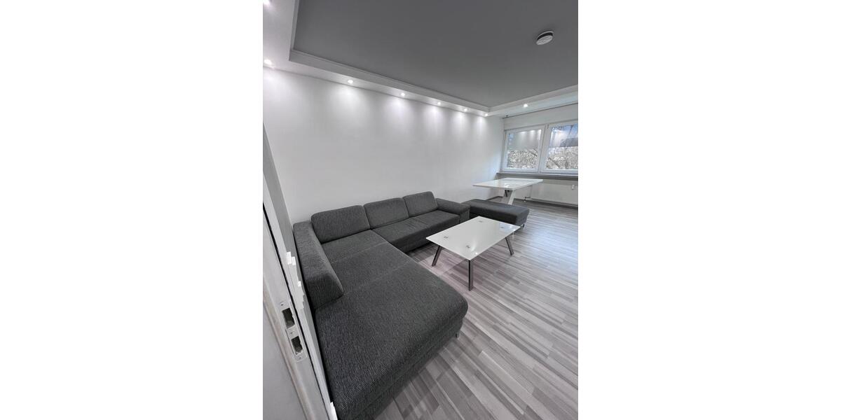 3 Zimmer Wohnung 74 m2 mit Balkon teilmöbliert + Einbauküche 3 zimmer