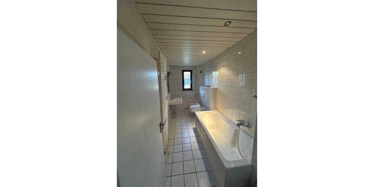 Charmante Doppelhaushälfte im fränkischen Stil mit Garage in ruhiger Wohnlage von Alterlangen (sanierungsbedürftig) 5 zimmer