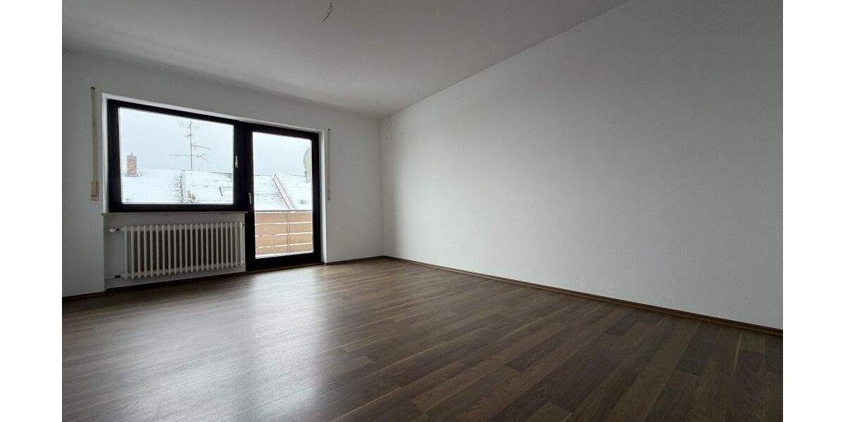 Reihenmittelhaus Uttenreuth - 8 Zimmer, 148 m&sup2;, 1.800&euro; | Angebot:24808672