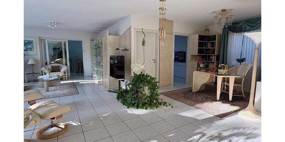 Ruhiges Wohnen in gewachsener Wohngegend...Freistehender Bungalow in ER-Tennenlohe 5 zimmer