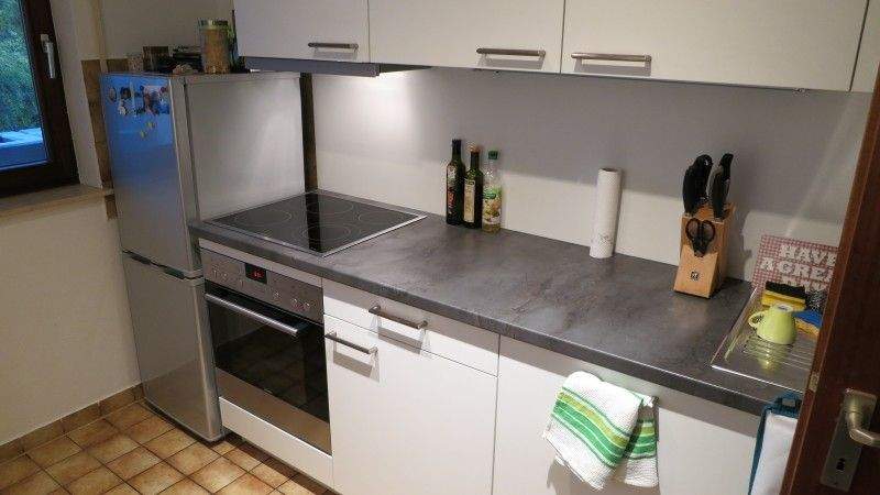 VERMIETETE 2 ZIMMERWOHNUNG - BALKON - EINBAUKÜCHE - LIFT - 2. OG - N-WÖHRD 2 zimmer