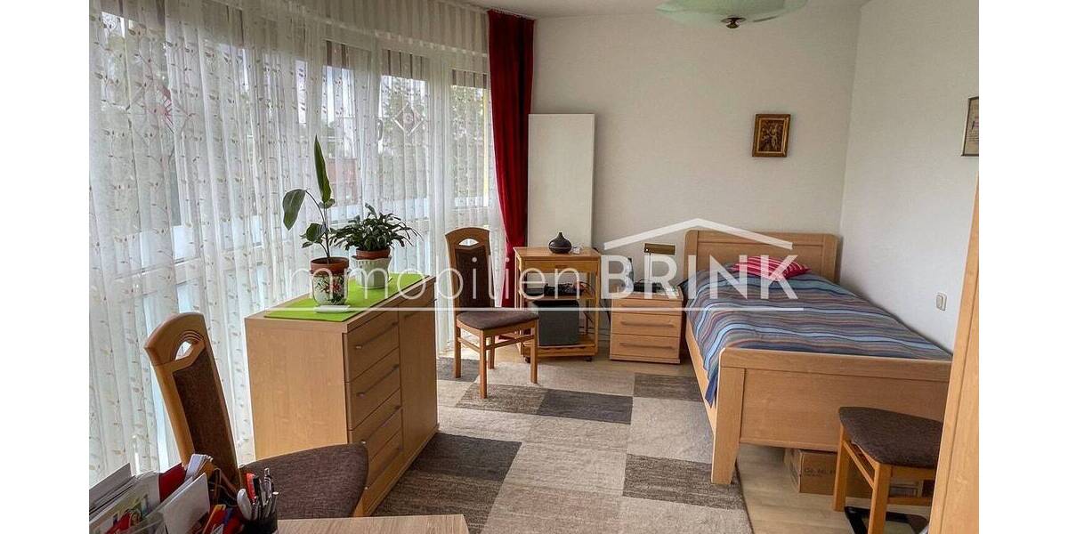 Frei ab 01.05.2026: Schnuckelige, helle 2-Zimmer Wohnung, senioren-, behindertengeeignet, mit TG-Platz und drei Außenstellplätzen 2 zimmer