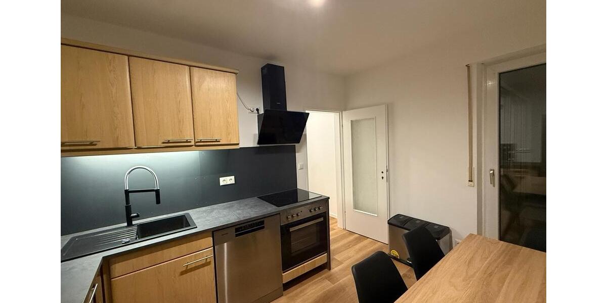 Neu sanierte, möblierte 3 Zimmerwohnung als 3er WG zu vermieten 3 zimmer