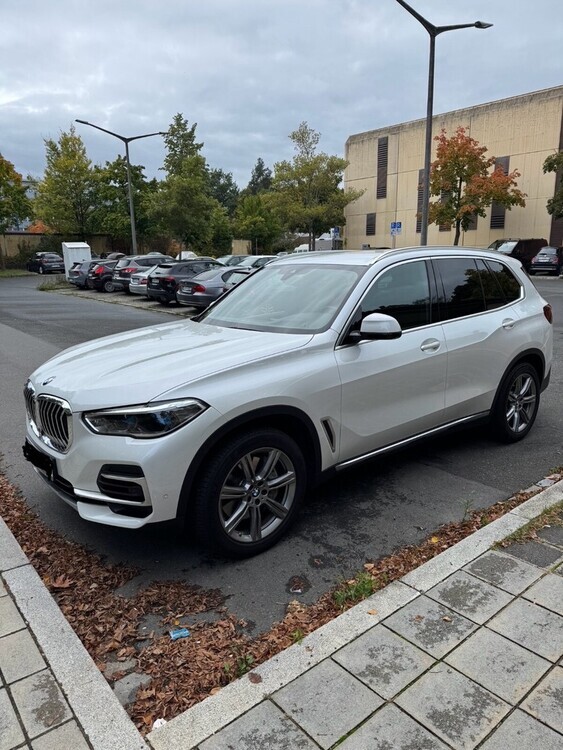 BMW X5 28.471 km 64.500 € Nürnberg 90403