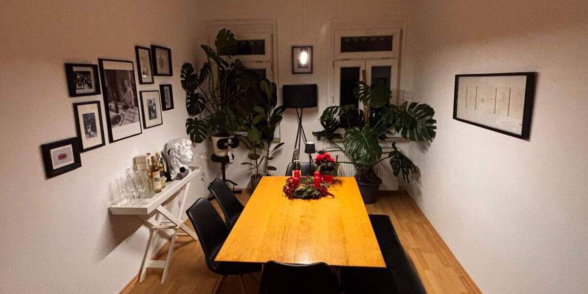 Studentenpaar willkommen! Sanierte 4-Zimmer-Altbauwohnung ohne Balkon in ruhiger Innenstadtlage von Fürth 4 zimmer