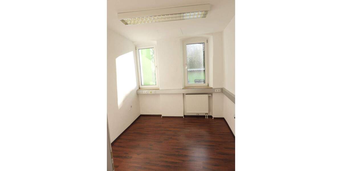 Gewerbeobjekt Nürnberg St Peter - 4 Zimmer, 128 m&sup2;, 890&euro; | Angebot:26543978