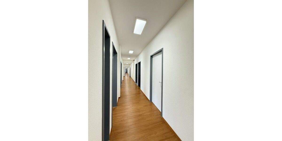Repräsentative Büro-Praxisflächen XXL in frequentierter Sichtlage von Lauf an der Pegnitz zimmer
