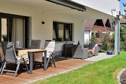 Exklusive GartenWohnung 112 m², lichterfülltes Wohnen mit 3 Zimmer und 2 TG Stellplätzen und vielen Extras, fast wie Erstbezug