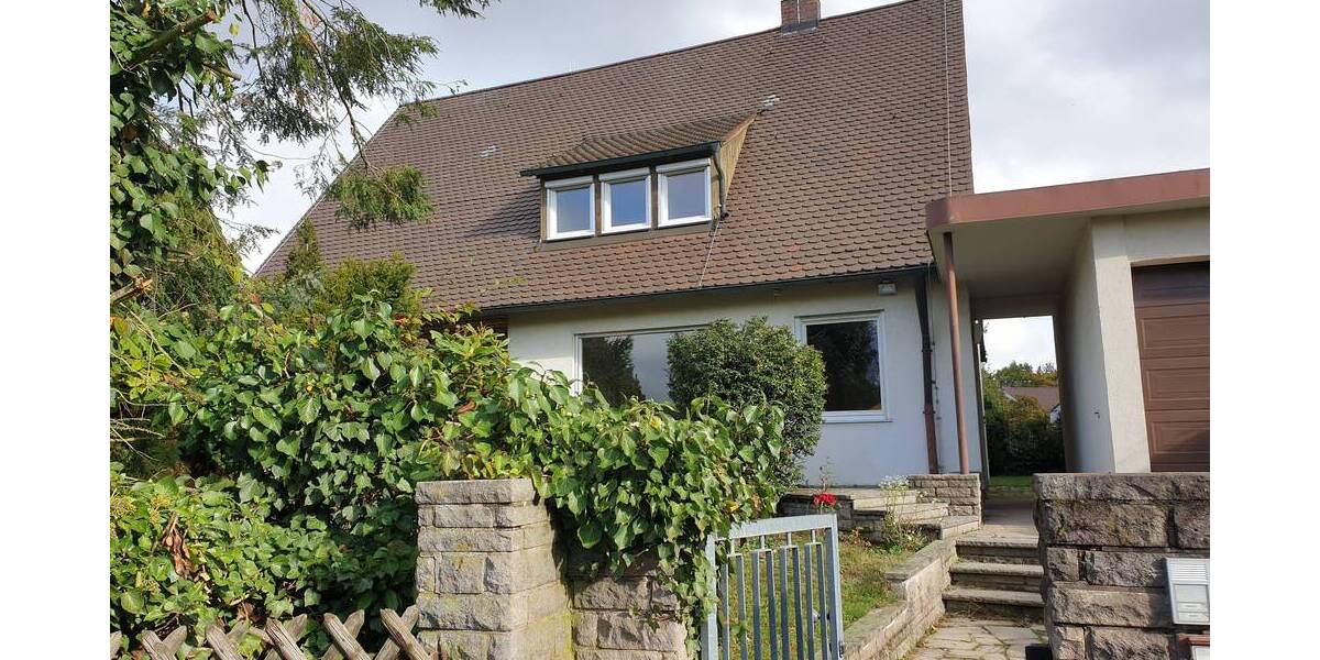 Generationshaus oder Großfamilie? Haus mit Einliegerwohnung? 8 Räume, 2 Bäder, Garage, Garten: Beste Voraussetzungen für die Eigenheimerfüllung! 8 zimmer