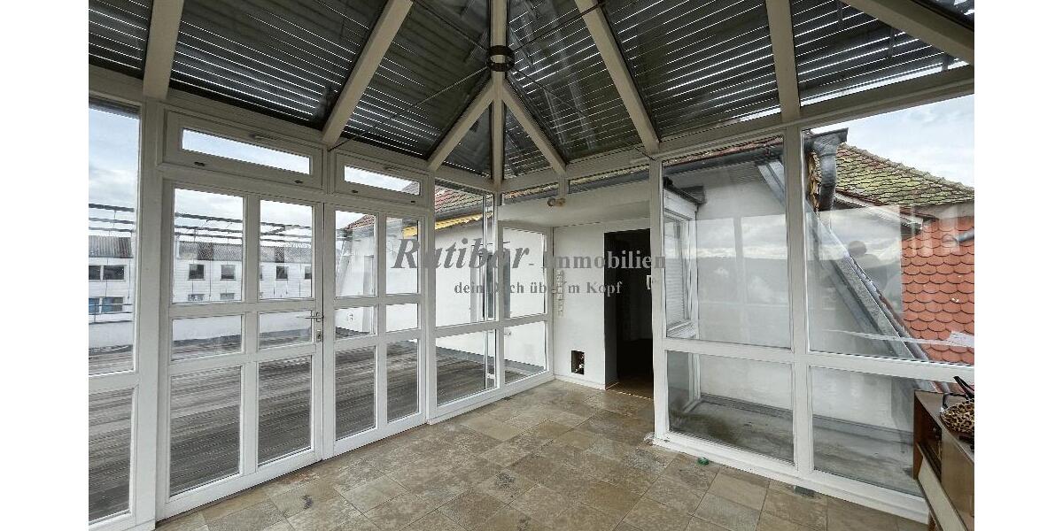 Außergewöhnliche und sehr großzügige 5 Zimmer Mansardenwohnung mit Dachterrasse und Wintergarten - Terrassenwohnung Roth Eckersmühlen | Angebot:27156609